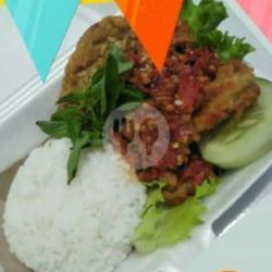 Ayam Geprek Sambal Merah