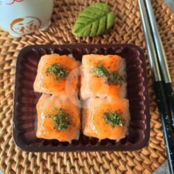 Salmon Mentai Sushi Roll