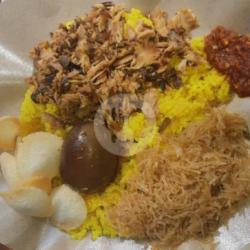 Nasi Kuning Cakalang Porsi Besar