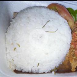 Nasi Gurih Daun Jeruk