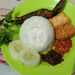 Nasi Lele Bumbu Hitam