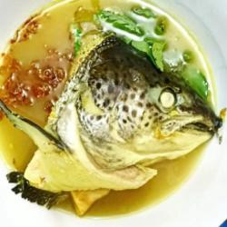 Sop Kepala Ikan Salmon