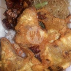 Nasi Uduk Orek Bihun Paru Goreng Krupuk Sambal