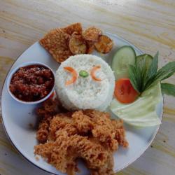 Ayam Goreng  Kremes  Nasi Tempe Terong Crispy Sambel Lalap