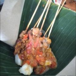 Tipat Sate Babi Bumbu Plecing