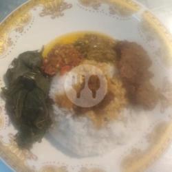 Nasi Rendang   Sayur   Kuah   Sambel