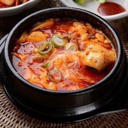 Kimchi Jjigae Sapi ( Nasi)