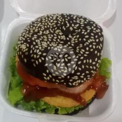 Black Burger Crispy Mozarella