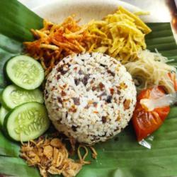 Nasi Uduk Tutug Oncom