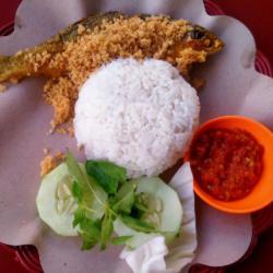 Nasi Bandeng Goreng Kremes