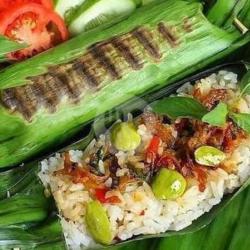 Nasi Bakar Tongkol Suwir   Pete