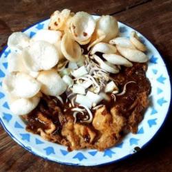 Lontong Tahu Tek Usus