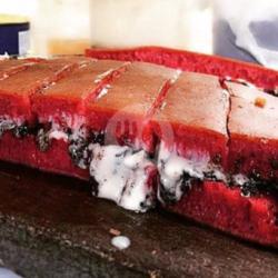 Martabak Manis ( Red Velvet) Rasa Keju Pisang Ketan