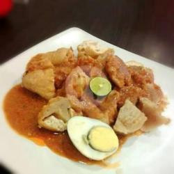 Batagor Dan Siomay Campur