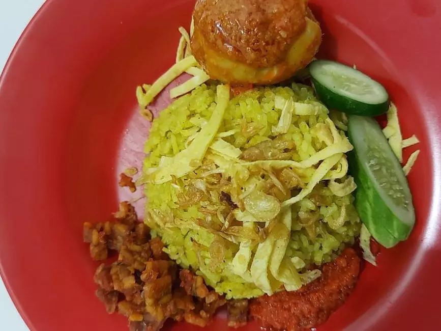 Nasi Kuning Pungkur 216, Regol