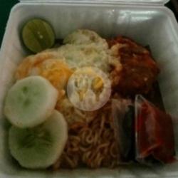 Mie Goreng Ayam Geprek.