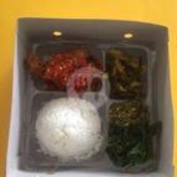 Nasi Pakai Box Rendang