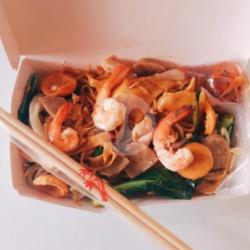 Kwetiaw Mix Pangsit Goreng Udang