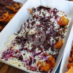 Pisang Goreng   Ceres   Keju   Saus Blueberry