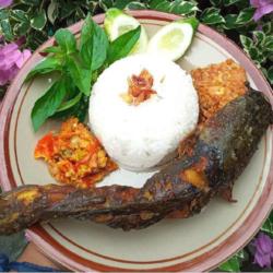 Nasi Lele Penyet Sambel Mantap Bumbu Kuning Sedap