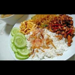 Nasi Uduk Telur Bulat