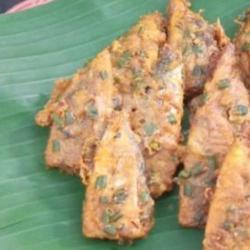 Tongkol Pindang Goreng / Bakar   Nasi Putih Tahu Tempe Sambal Lalapan