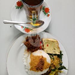 Nasi Rendang   Telur Dadar   Teh Hangat Manis