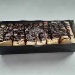 Roti Bakar Pastry Coklat Dan Tiramisu