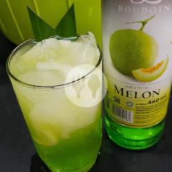 Es Kelapa Muda Sirup Melon   Susu