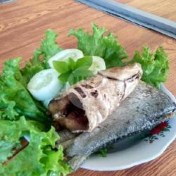 Ikan Bandeng Sambal,lalapan