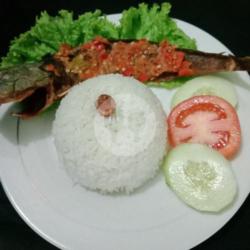 Lele Penyet Sambel Kencur