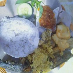 Nasi  Lele Kremes Tahu Tempe Terong