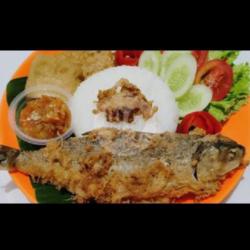 Pindang Bandeng Goreng   Nasi