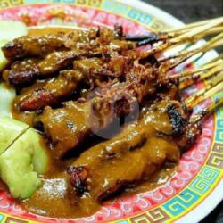 Sate Ayam Bumbu Kacang   Lontong