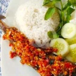 Nasi Putih   Lele Penyet Kremes   Lalapan