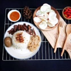 Paket Nasi Uduk Telor Semur Bihun Tempe Orek