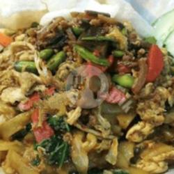 Kwetiau Goreng Atiampela