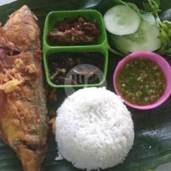 Gembung Penyet Cabe Hijau Nasi