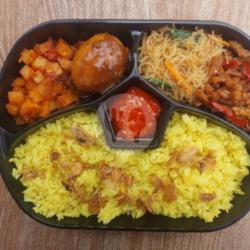 Paket Nasi Kuning Dandang Komplit Telur Bulat Semur