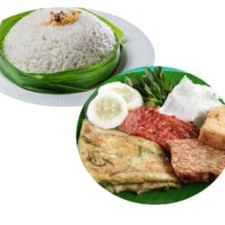 Nasi Uduk Telur Dadar Tahu Tempe