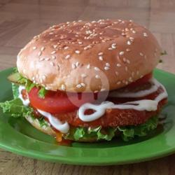 Burger Chicken Fillet Tebal Saus Pedas