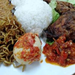 (paket1)nasi Ayam Bakar Indomie Telor Ceplok