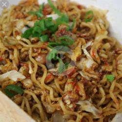 Mie Goreng Tulang