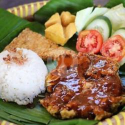 Ayam Geprek Saus Lada Hitam