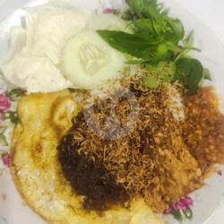 Nasi Telur   Tempe  Lalapan   Sambal Bumbu Hitam