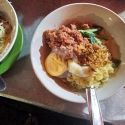 Indomie Rebus Kornet Telor