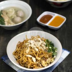 Mie Yamien Manis Komplit