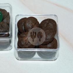 Mini Double Chocolate Soft Cookies In Jar 300 Gr