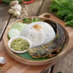 Paket Nasi Uduk Lele Goreng Sambal Ijo