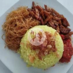 Nasi Kuning Orek Tempe,bihun